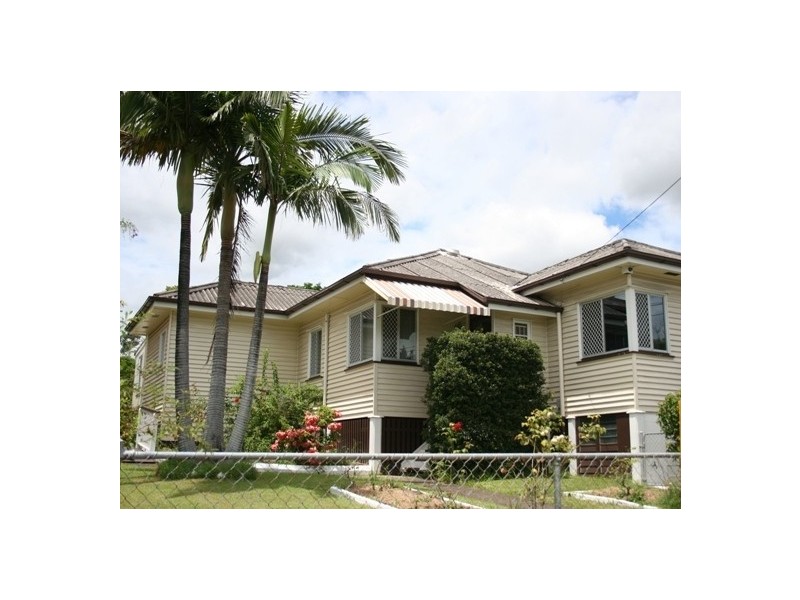 64 Brooks Street, Camp Hill QLD 4152
