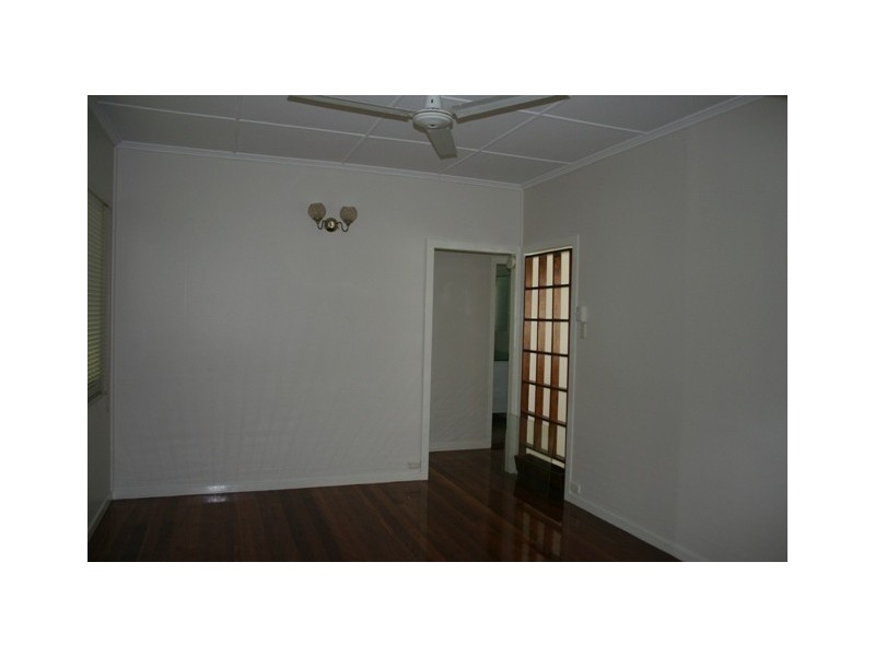 64 Brooks Street, Camp Hill QLD 4152
