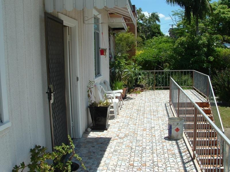 25 Woodhill Avenue, Coorparoo QLD 4151