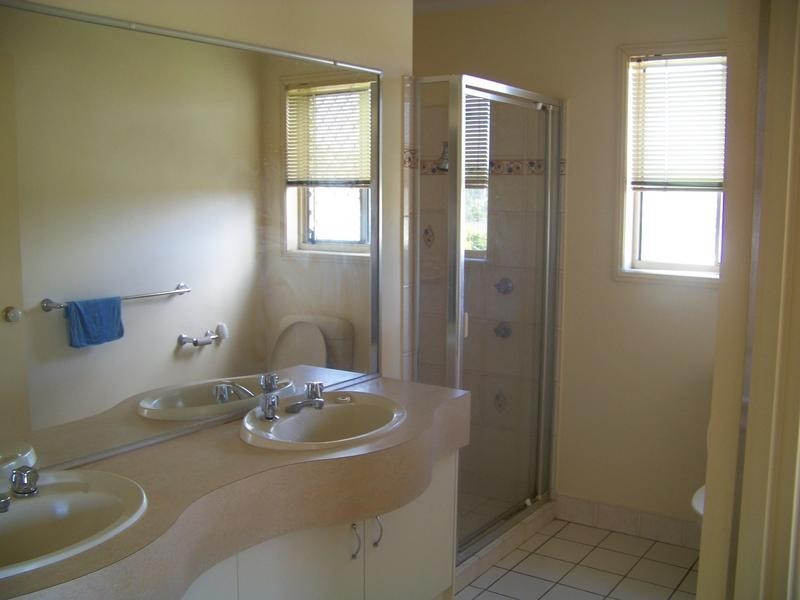 47 Kauri St, Carindale QLD 4152