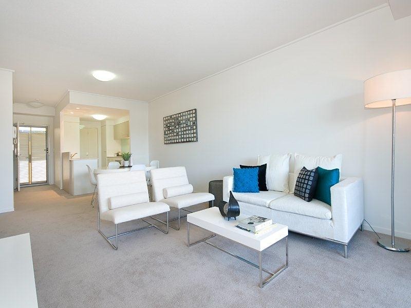 1105/16 Surbiton Court, Carindale QLD 4152