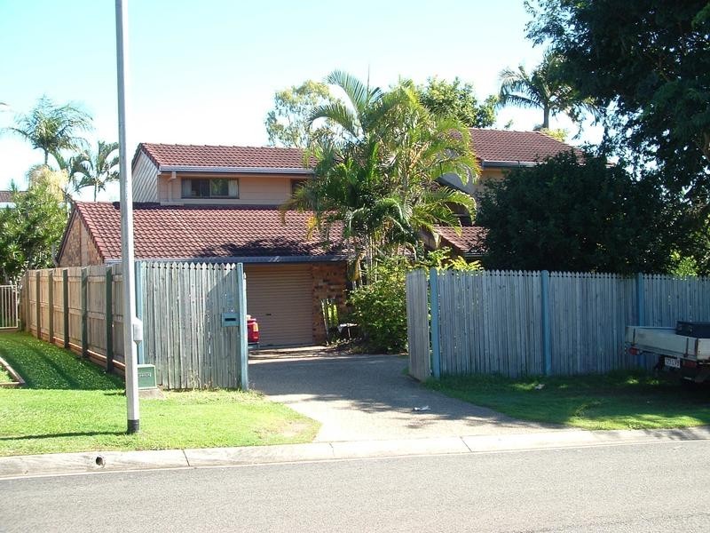 15 Whitecastle, Carindale QLD 4152