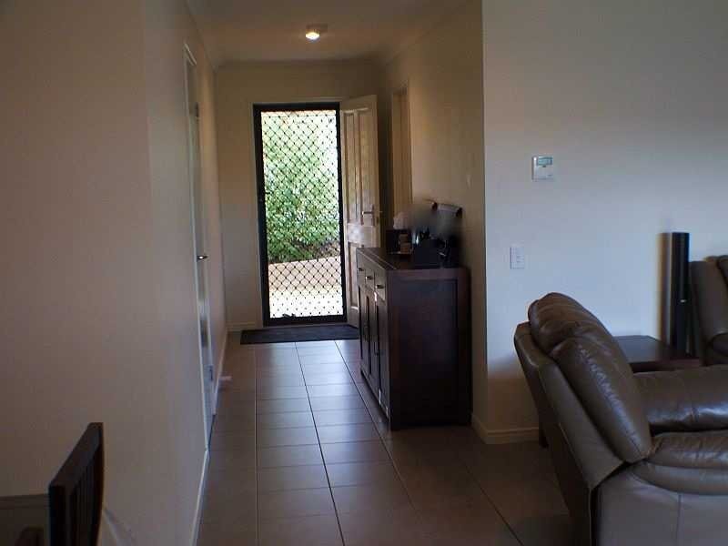 Unit 2/1 Shawnee Crescent, Pimpama QLD 4209