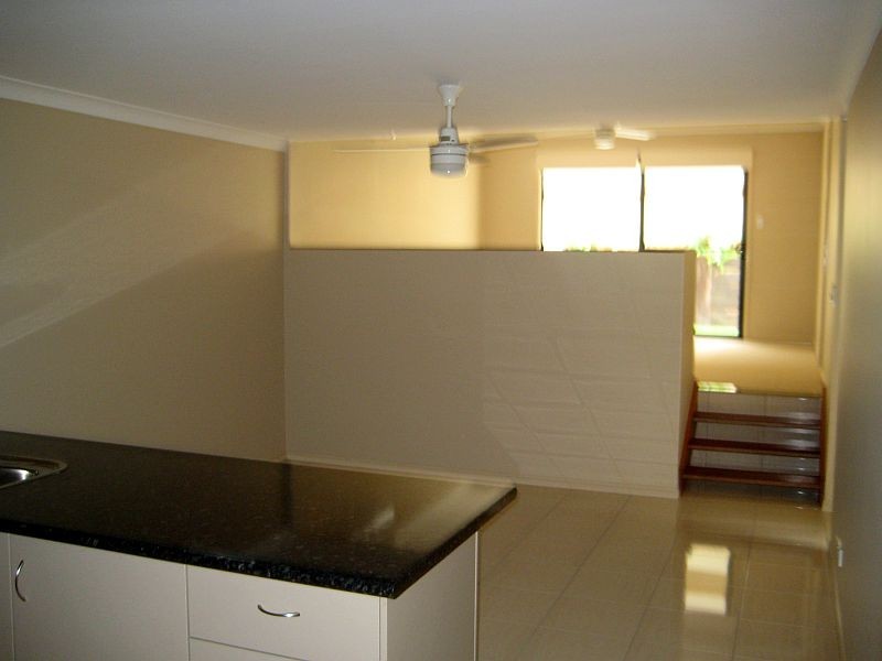 2/24 Cranberrie Cres, Pimpama QLD 4209