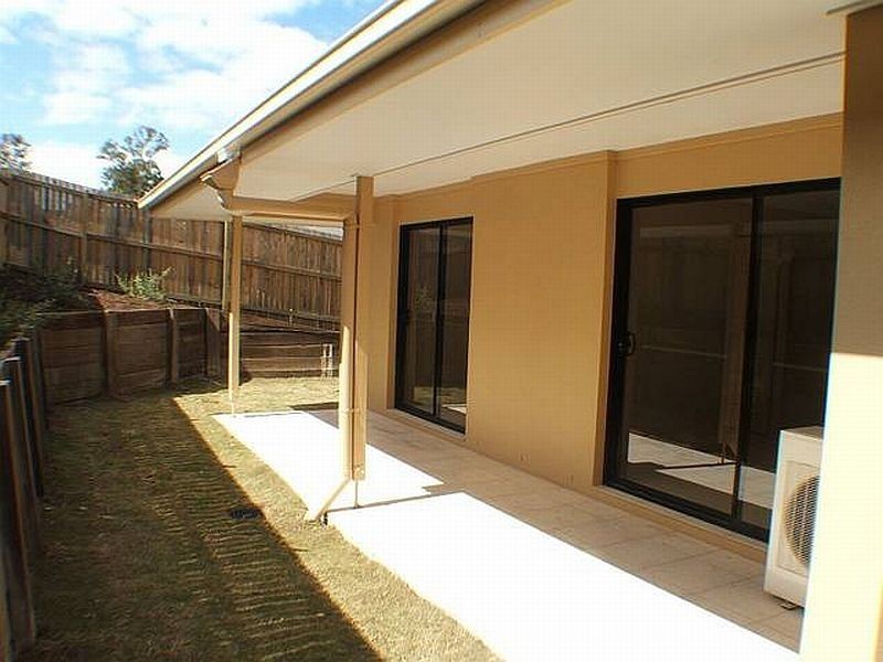 2/24 Cranberrie Cres, Pimpama QLD 4209