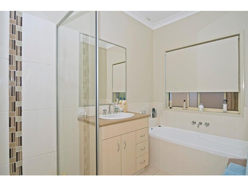 2 REDBAY St, Upper Coomera QLD 4209