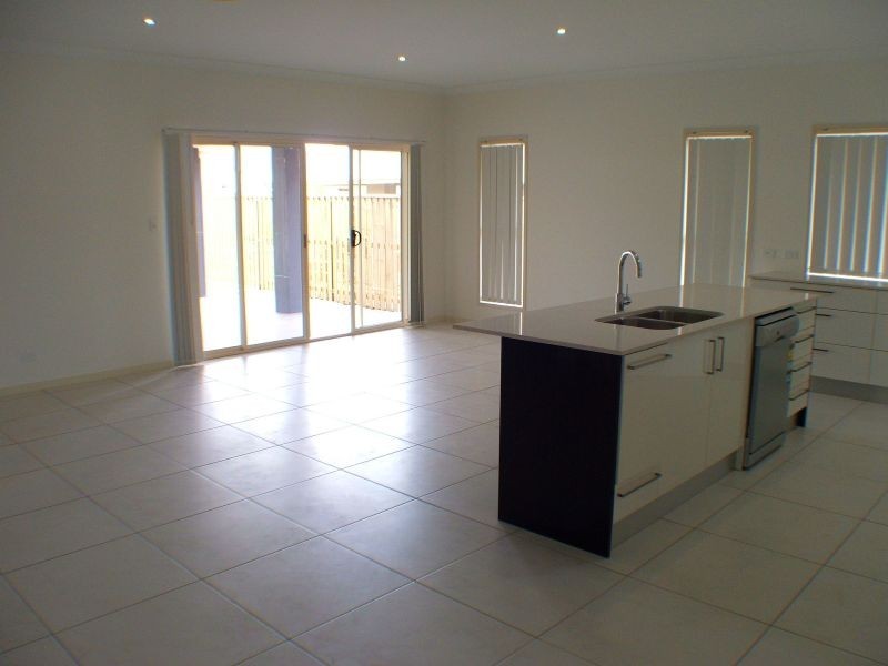 18 Rivermill Tce, Upper Coomera QLD 4209