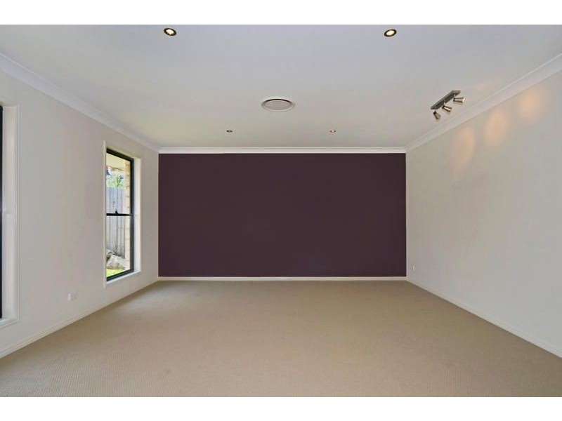 31 Sundew Cres, Upper Coomera QLD 4209