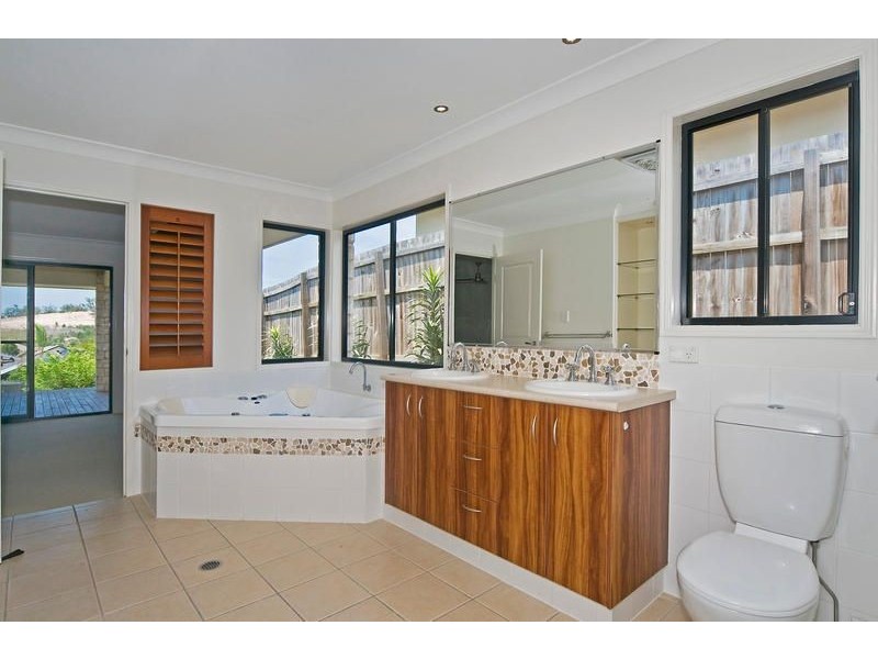 31 Sundew Cres, Upper Coomera QLD 4209