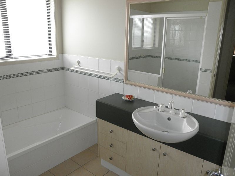 5 Nilkare Crt, Upper Coomera QLD 4209