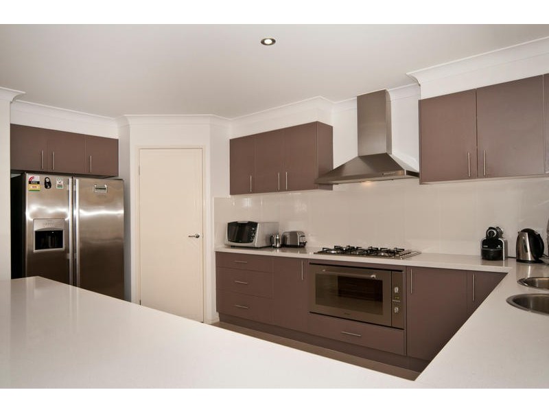 8 Boambillee Dve, Coomera QLD 4209