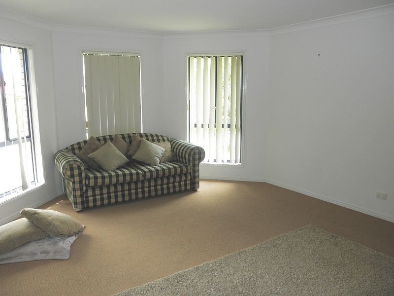 2 Kaizlee Cres, Upper Coomera QLD 4209