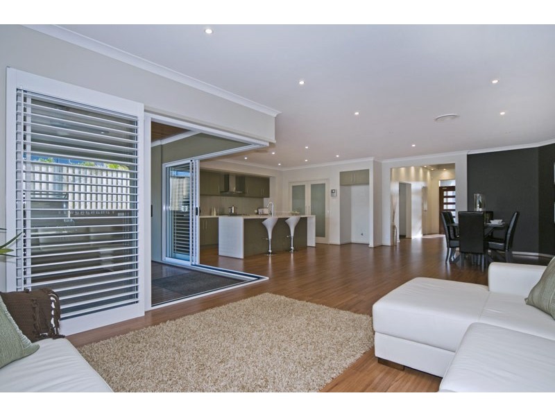 2 Cabriolet Ct, Upper Coomera QLD 4209