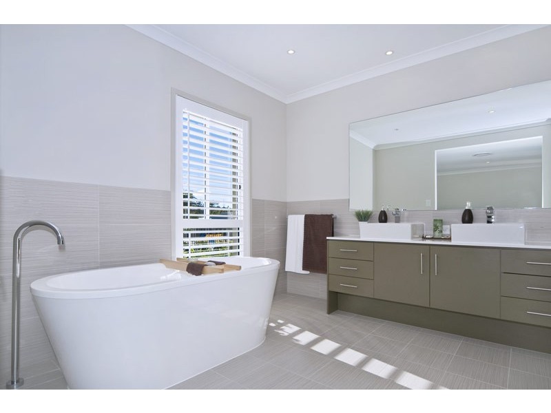 2 Cabriolet Ct, Upper Coomera QLD 4209