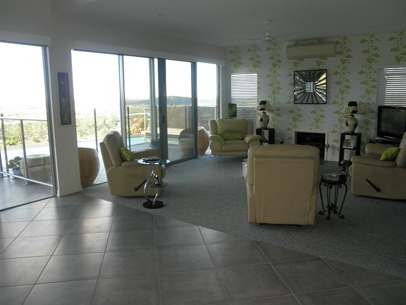 67 Midway Terrace, Pacific Pines QLD 4211