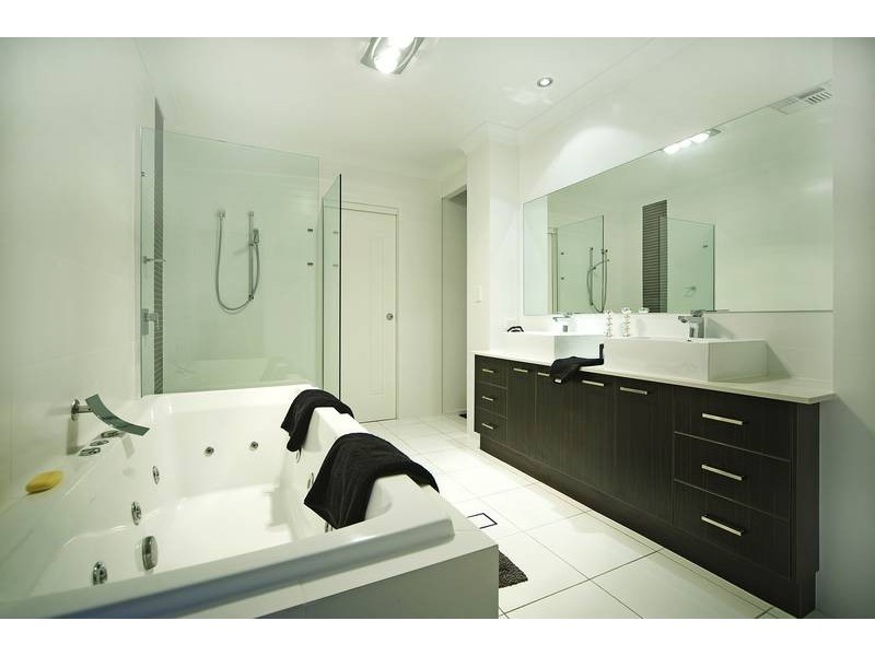 36 WESTWARD WAY COOMERA WATERS, Coomera QLD 4209