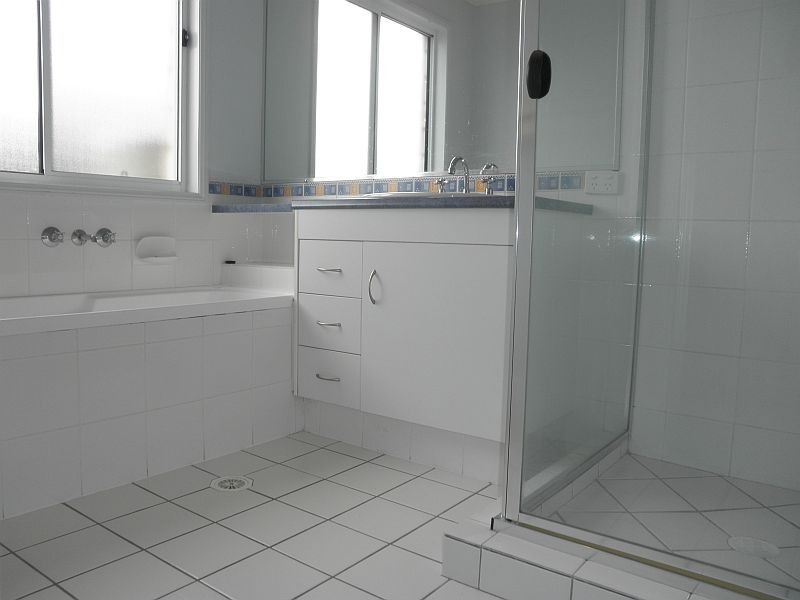 1/2 Leisel Close, Upper Coomera QLD 4209