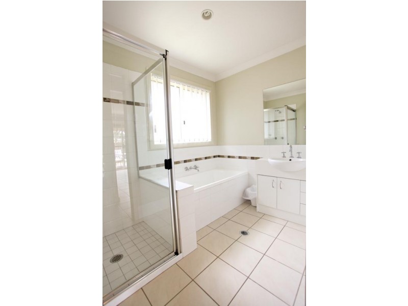 4 Trillers Ave, Coomera QLD 4209