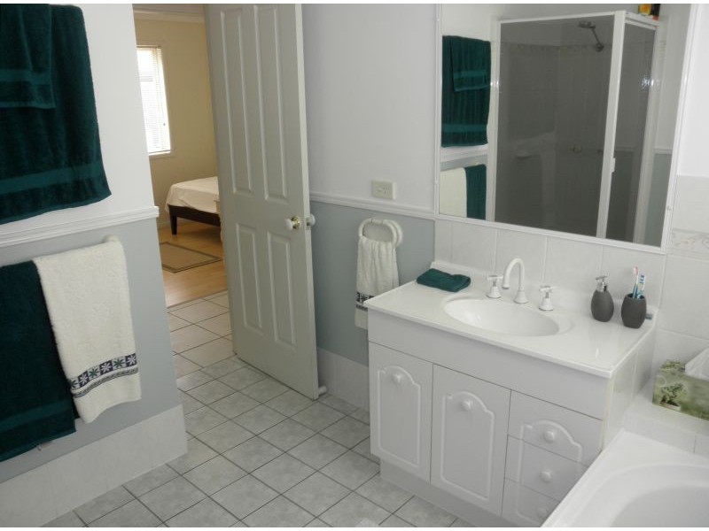 18 Axis Close, Upper Coomera QLD 4209