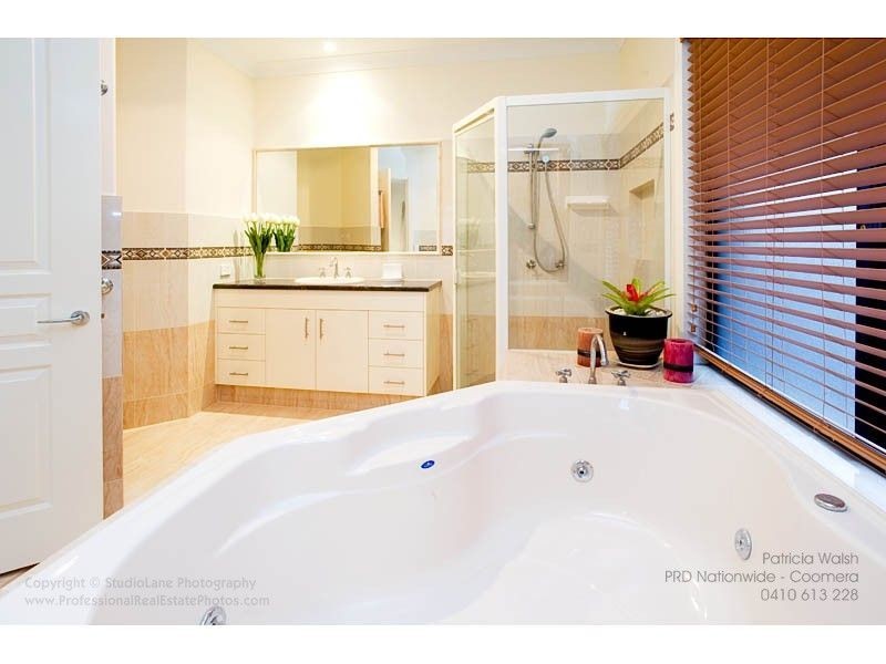 12 Rainbow Cct, Coomera QLD 4209