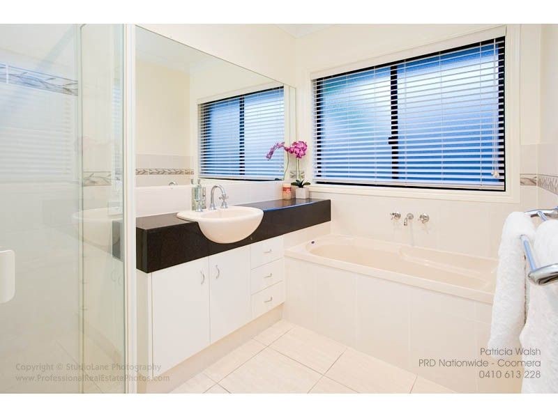 12 Rainbow Cct, Coomera QLD 4209