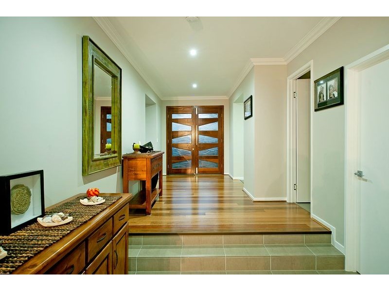 5 Ruthean Cct, Coomera QLD 4209