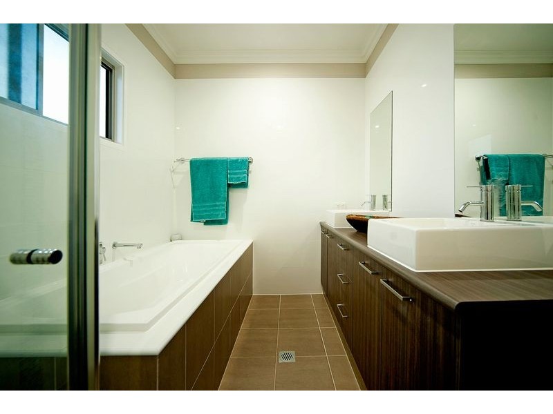 5 Ruthean Cct, Coomera QLD 4209