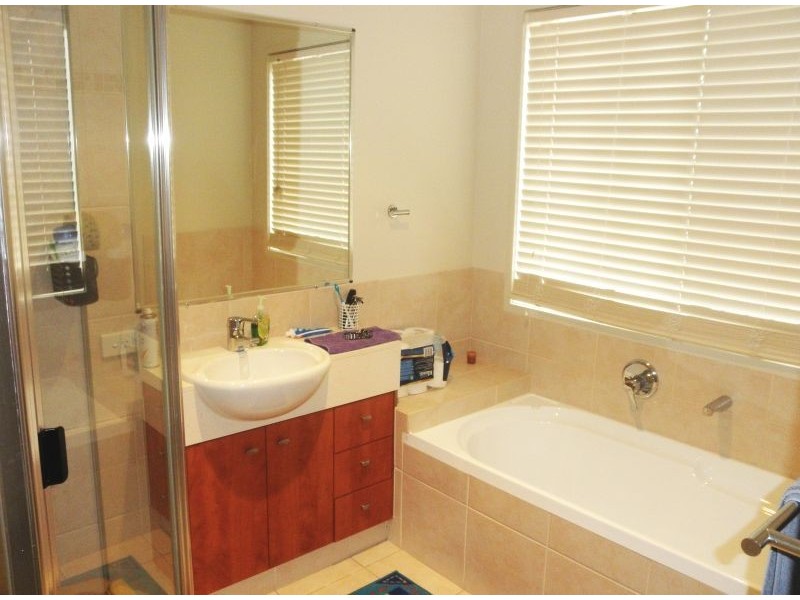 15 Old Kent Rd, Upper Coomera QLD 4209