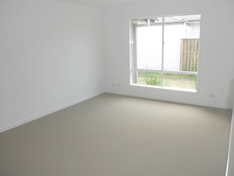 4 Cessna St, Upper Coomera QLD 4209