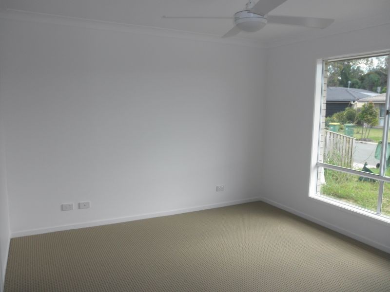 4 Cessna St, Upper Coomera QLD 4209