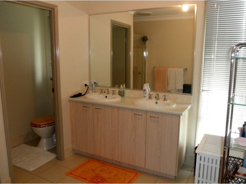 7 Glasswing Dr, Upper Coomera QLD 4209