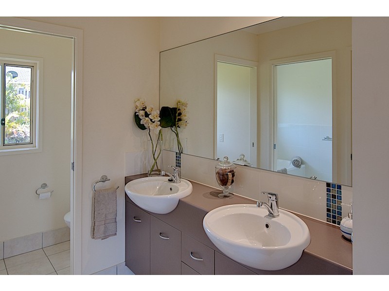 19 Bishopwood Crt, Upper Coomera QLD 4209