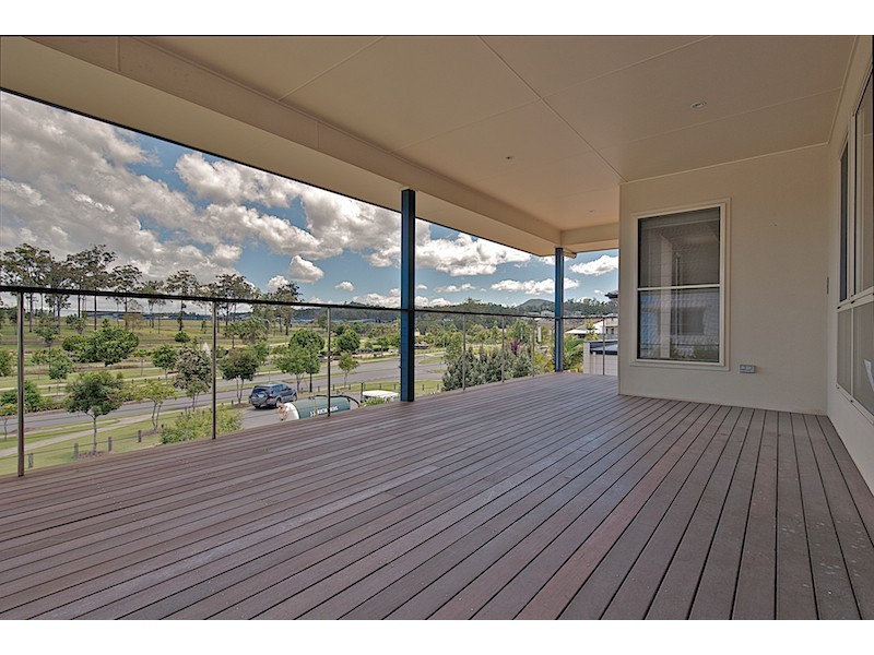 19 Bishopwood Crt, Upper Coomera QLD 4209