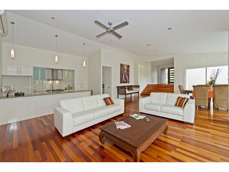 24 Rainlily Cres, Upper Coomera QLD 4209