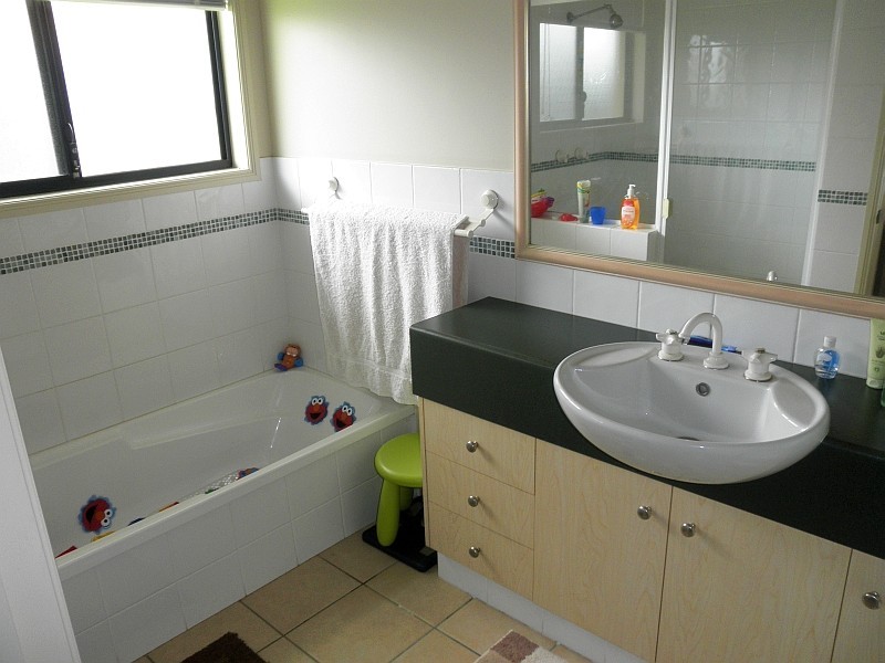 5 Nilkare Crt, Upper Coomera QLD 4209