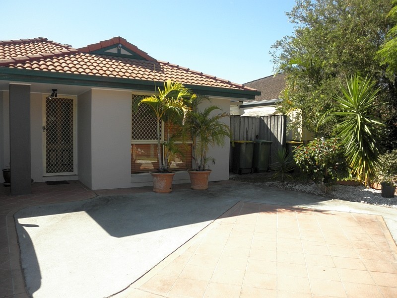 16 Trade Winds Dr, Helensvale QLD 4212