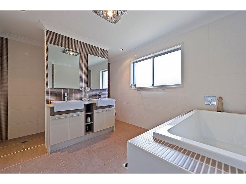 24 Pacha Close, Coomera QLD 4209