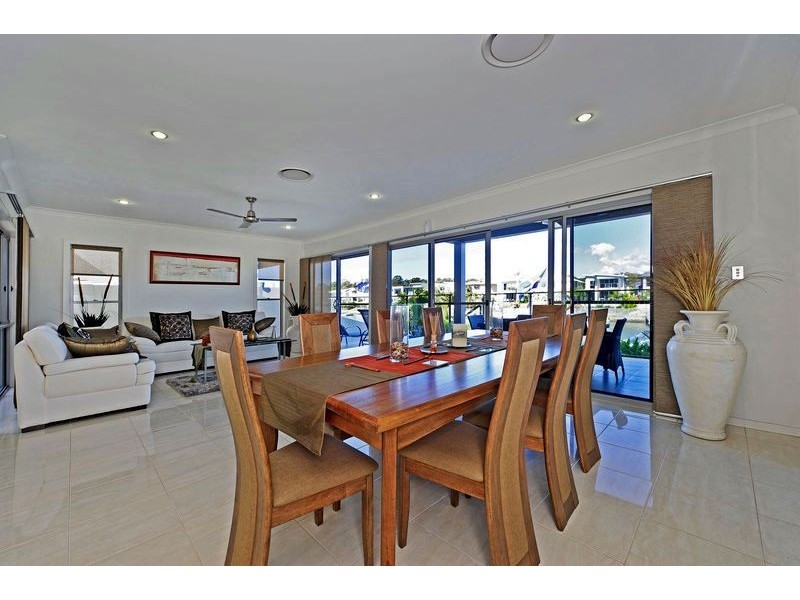 28 Quayside Drive, Helensvale QLD 4212