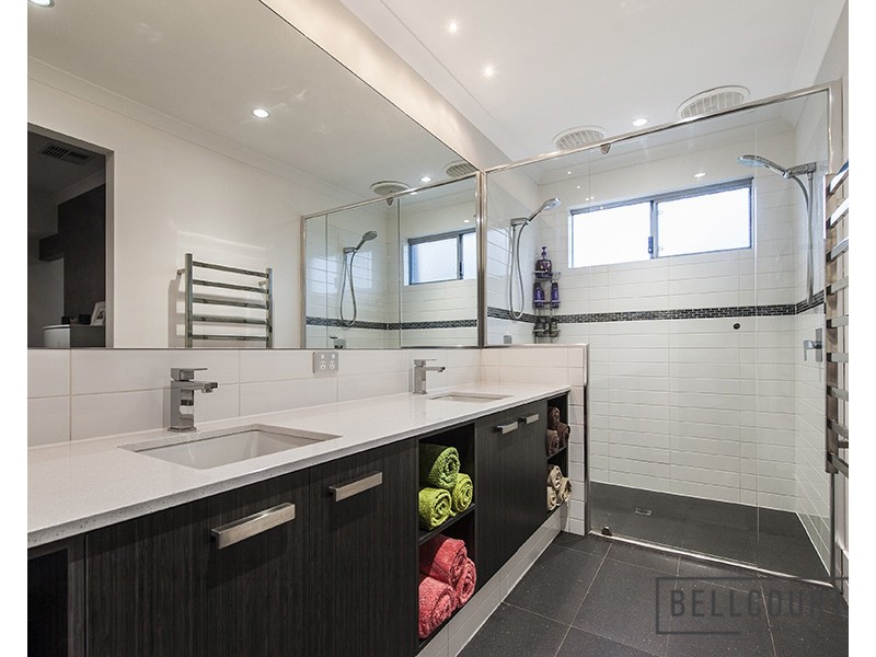 7 BENBECULA CIRCLE, Bedfordale WA 6112