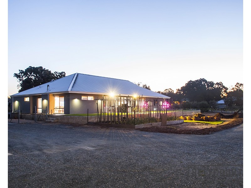 7 BENBECULA CIRCLE, Bedfordale WA 6112