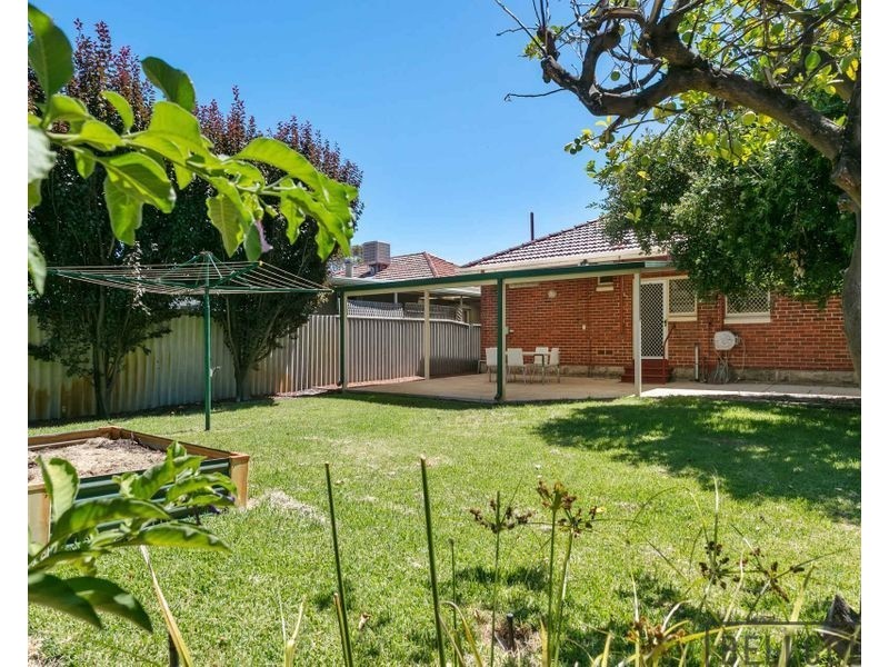 81 Sexton Road, Inglewood WA 6052
