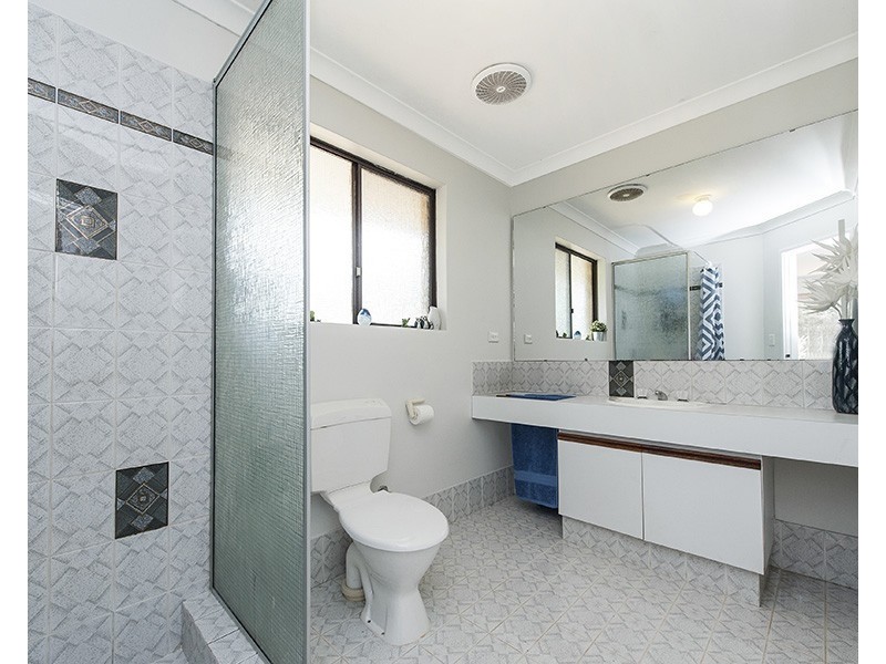 32 Stevens Road, Bedfordale WA 6112