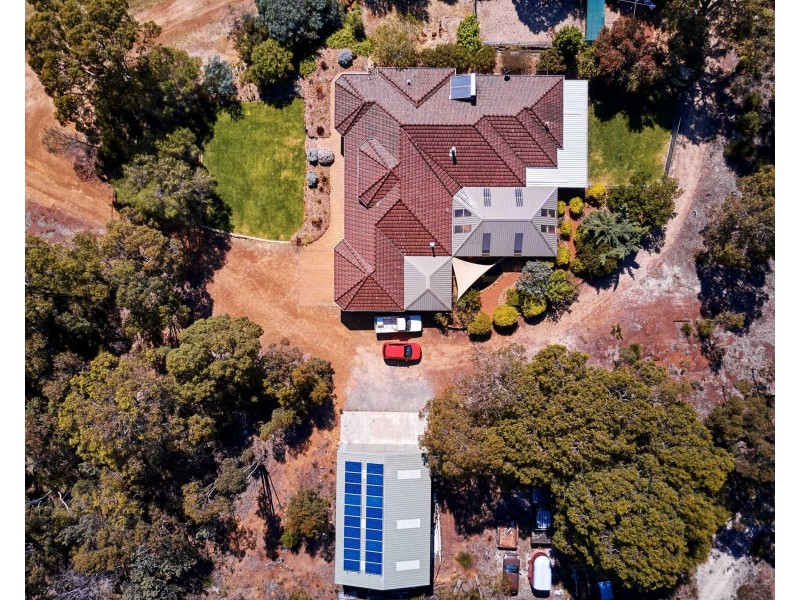 32 Stevens Road, Bedfordale WA 6112