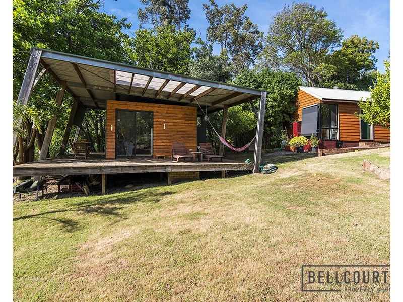 6 Butcher Road, Roleystone WA 6111