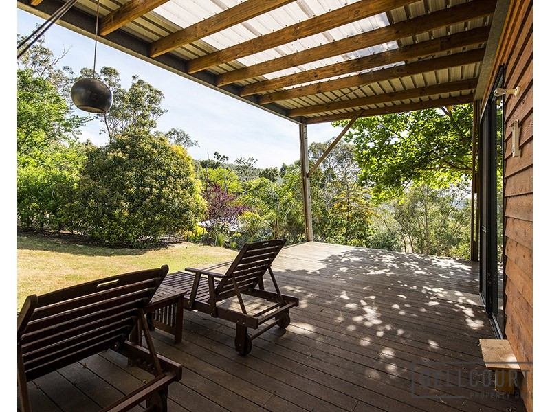 6 Butcher Road, Roleystone WA 6111