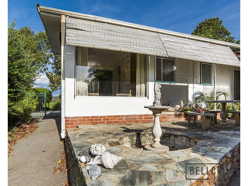 6 Butcher Road, Roleystone WA 6111