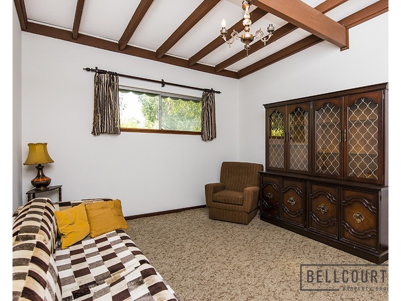 6 Butcher Road, Roleystone WA 6111