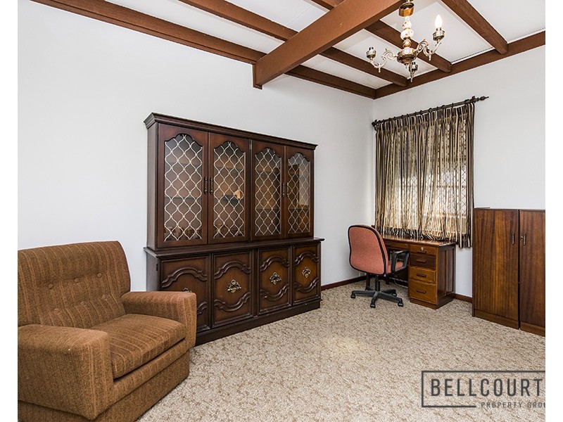 6 Butcher Road, Roleystone WA 6111