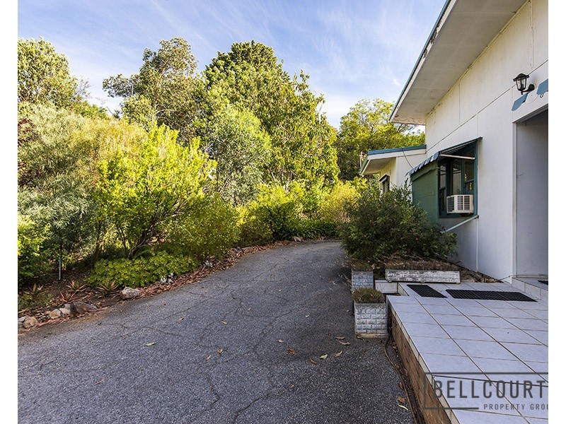 6 Butcher Road, Roleystone WA 6111