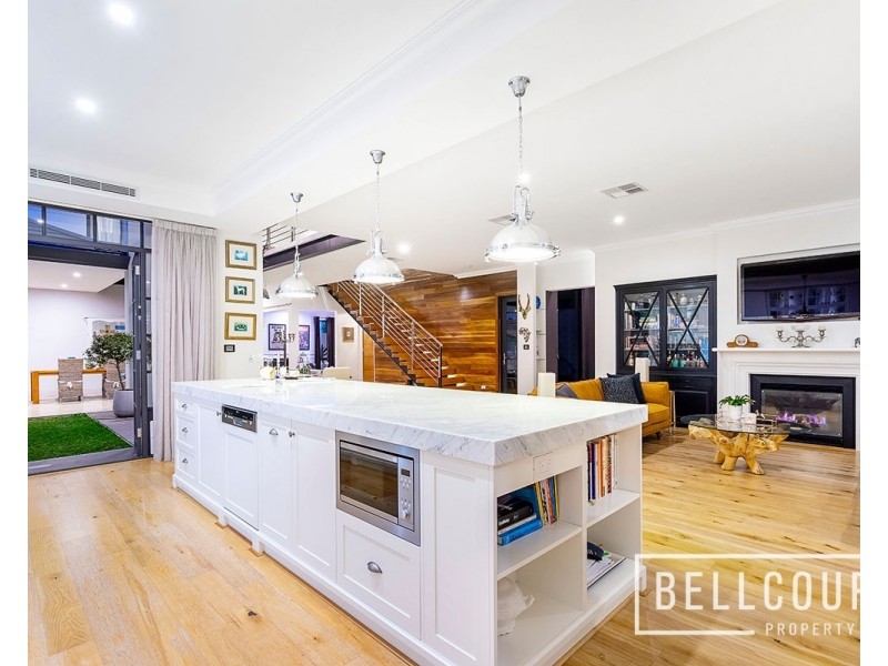 6 Honeypot Way, Churchlands WA 6018